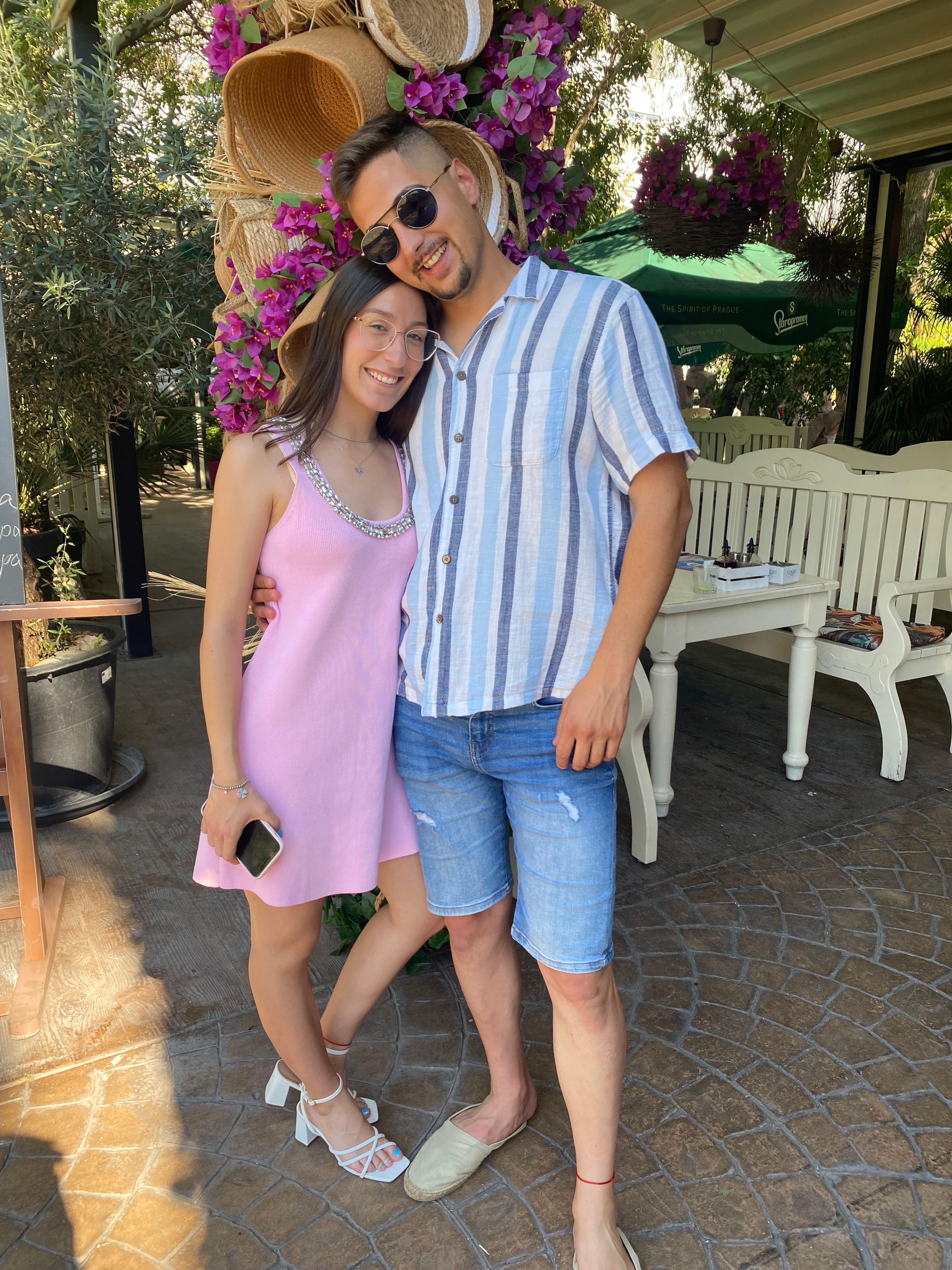 Ainhoa y Raúl posando juntos